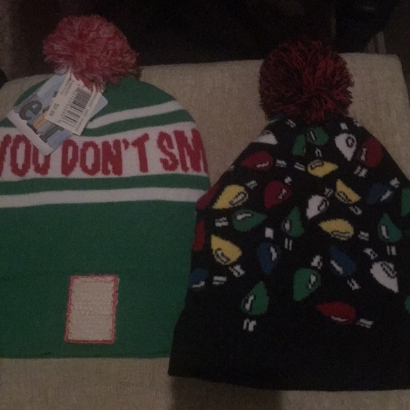 Kids Winter Hats (Qty. 2)/6 pairs of socks - Picture 7 of 8